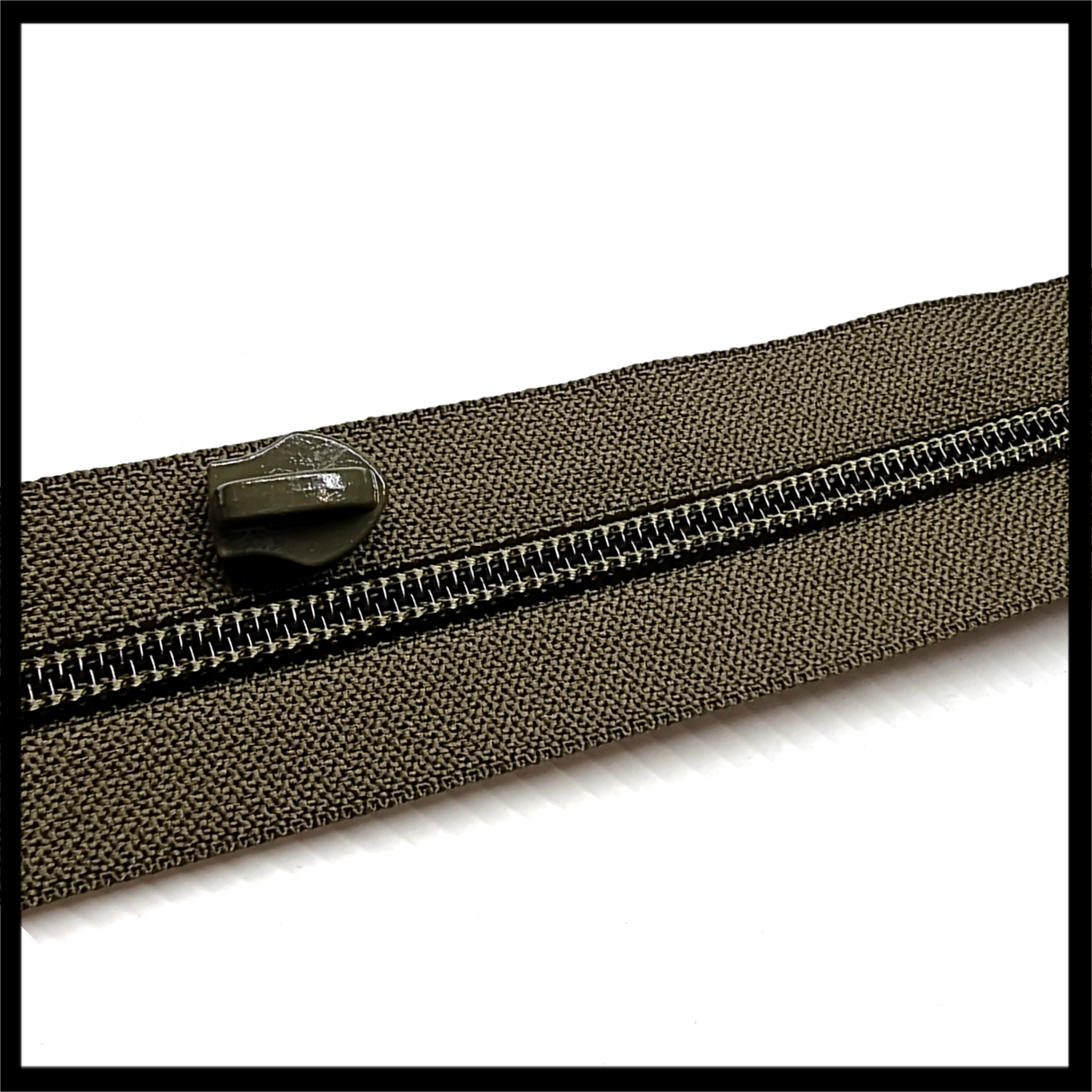 #8 YKK Reverse Zipper Pull Ranger Green